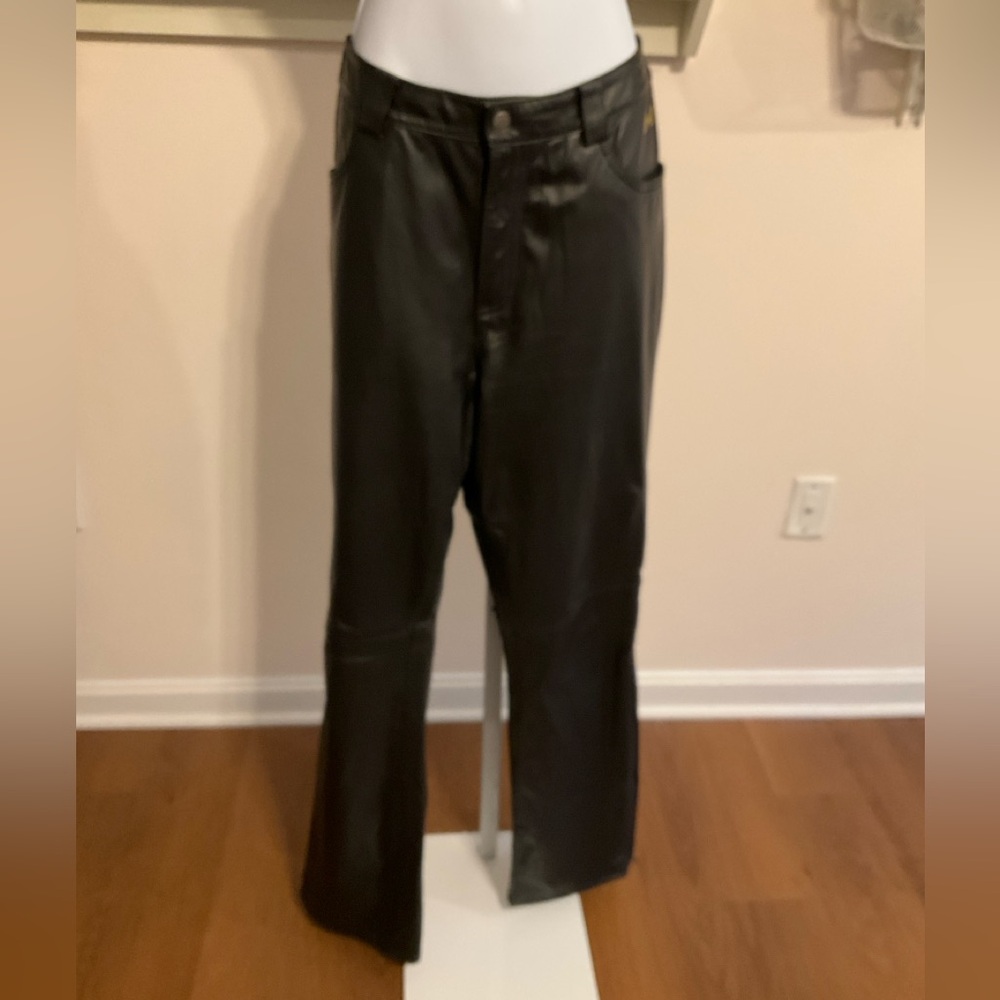 Women’s black leather Harley D riding pants w/zipper legs, Sz14. (closer to 12)